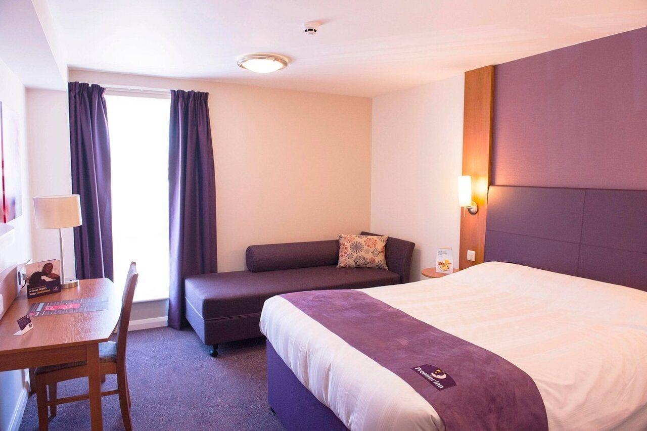 Premier Inn Lymington Buitenkant foto