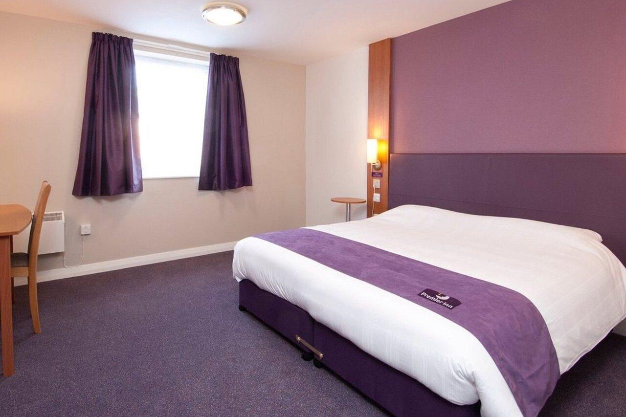 Premier Inn Lymington Buitenkant foto