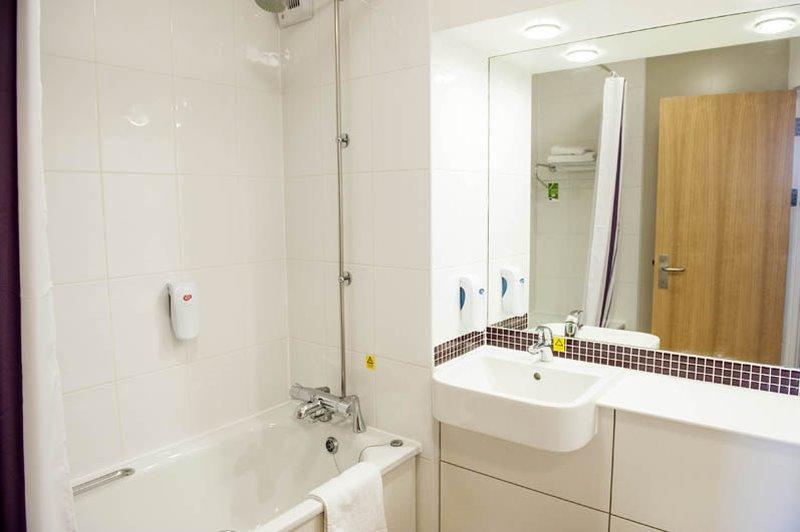 Premier Inn Lymington Buitenkant foto