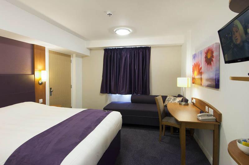 Premier Inn Lymington Buitenkant foto